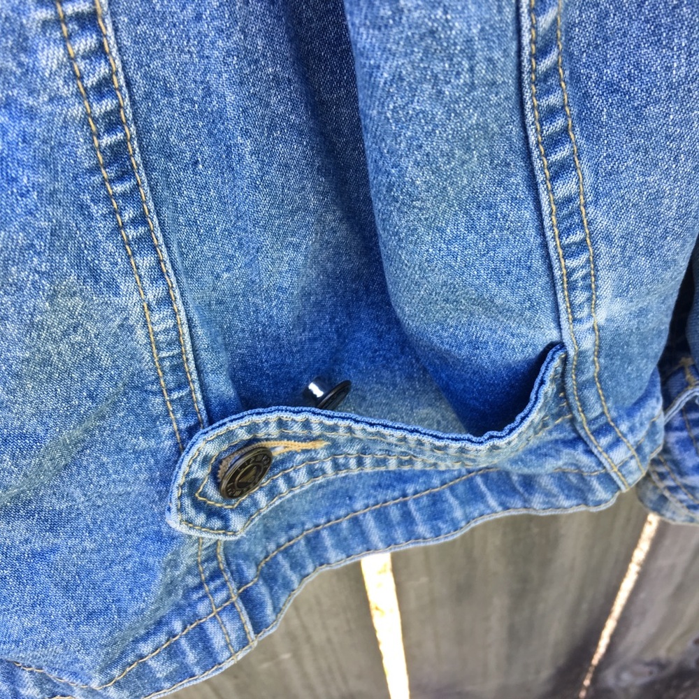 Vintage LizWear Jean Jacket - Picture 4 of 7